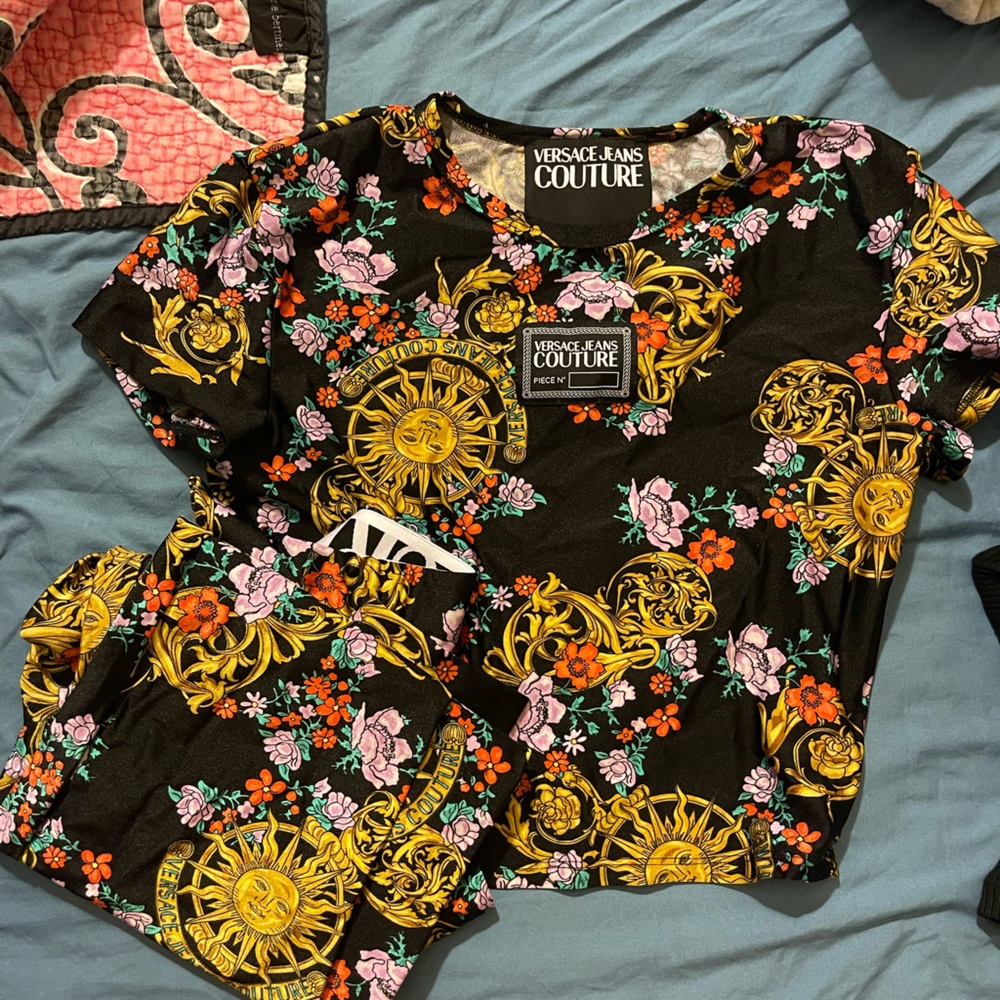 Womens Versace 2 piece leggings & crop top set